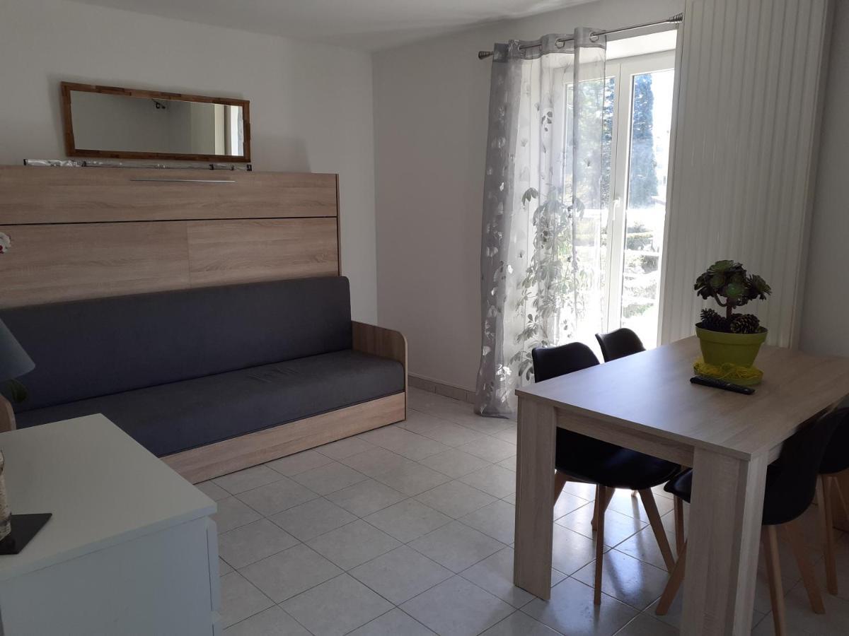 Studio En Plein Centre Ville - 2 A 4 Personnes Tence Exteriör bild